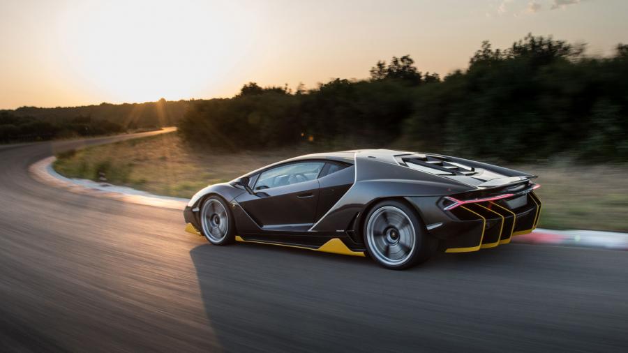  Lamborghini Centenario LP770-4 2016 года  (фото 23 из 61)